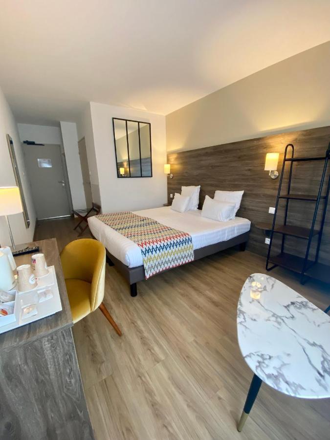Hotel Du Tregor เทรกิเยร์ ภายนอก รูปภาพ